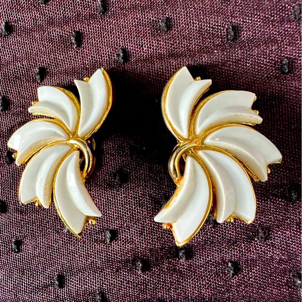 Trifari Vintage White and Gold Tone Clip On Earrings- Signed Crown Tristin